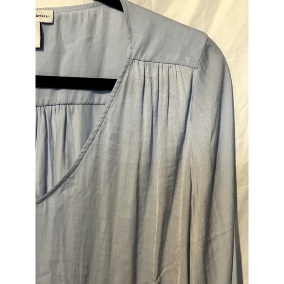 Cupcakes and Cashmere Women's Size Large Soft Icy Blue Flowing Blouse - Picture 5 of 10